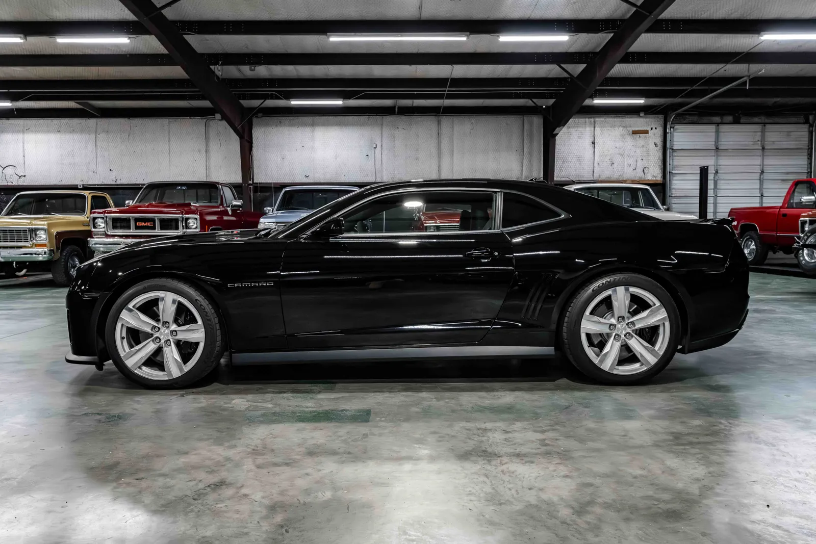 6_2012-Chevrolet-Camaro ZL1-Black-80024220.jpg
